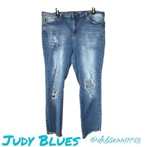 Judy Blue Jeans Distressed